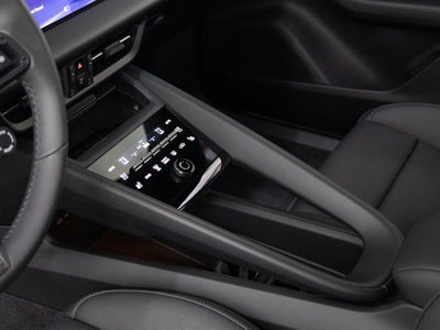 2025 Porsche Macan 4S Electric