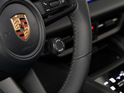 2025 Porsche Macan 4S Electric