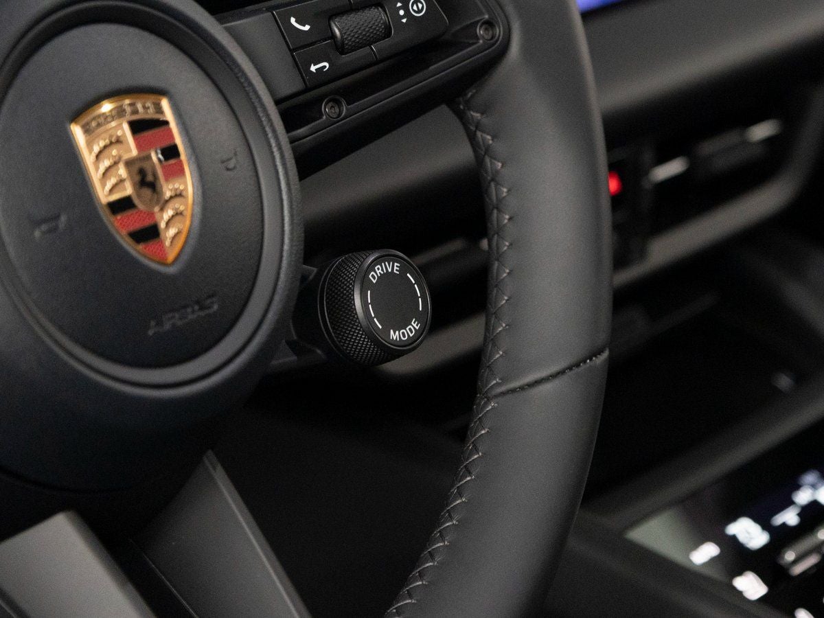 2025 Porsche Macan 4S Electric