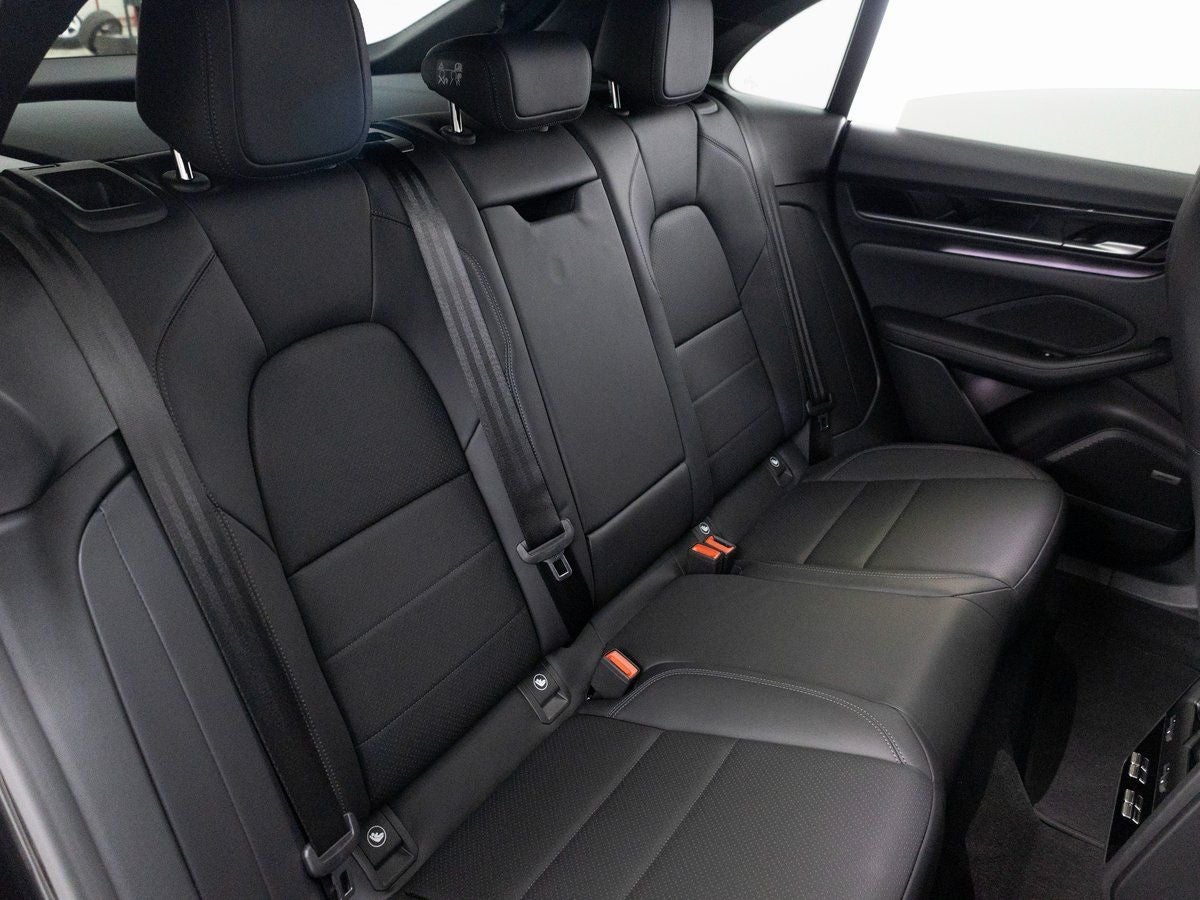 2025 Porsche Macan 4S Electric