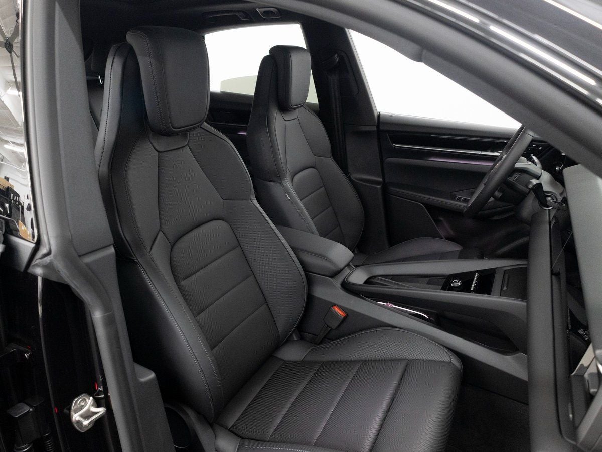 2025 Porsche Macan 4S Electric