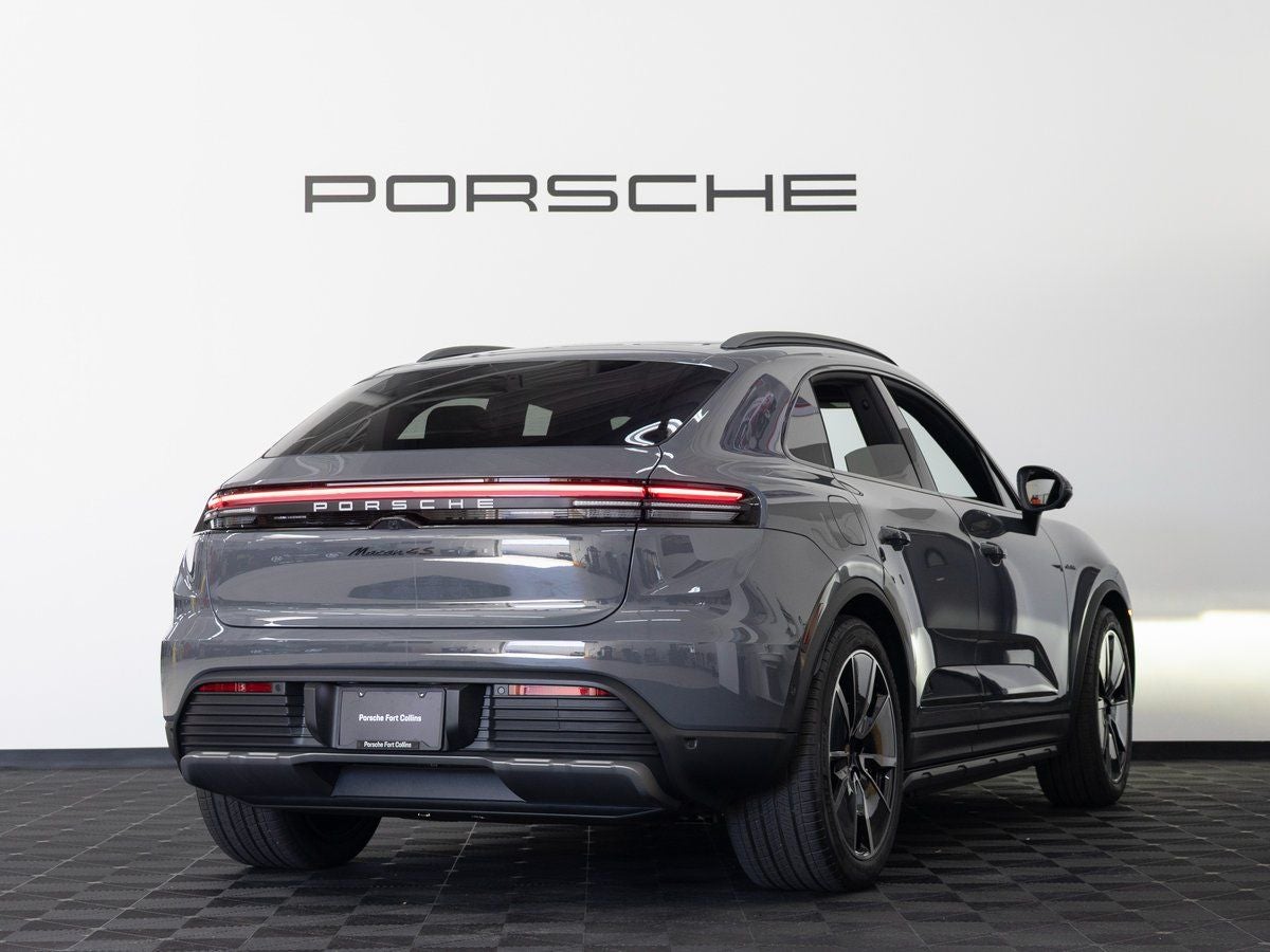 2025 Porsche Macan 4S Electric