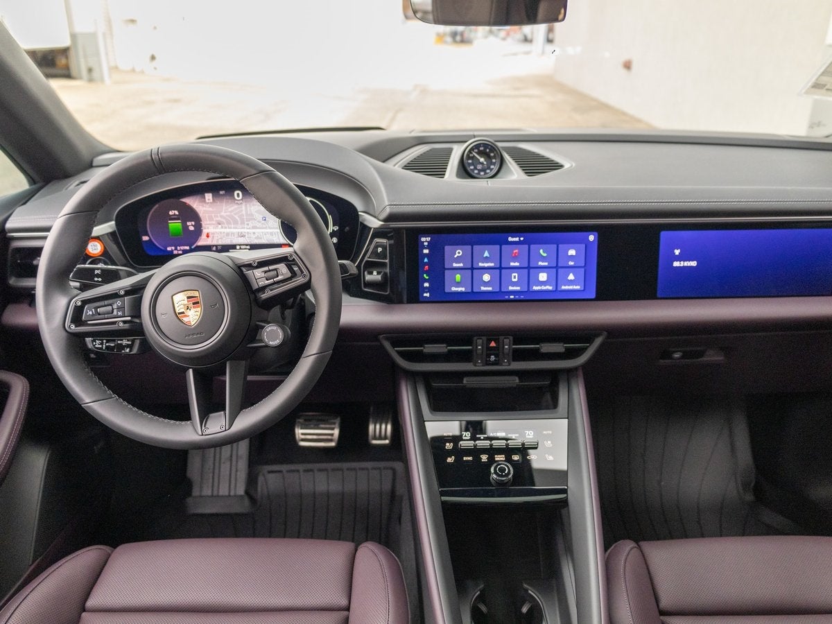 2025 Porsche Macan 4S