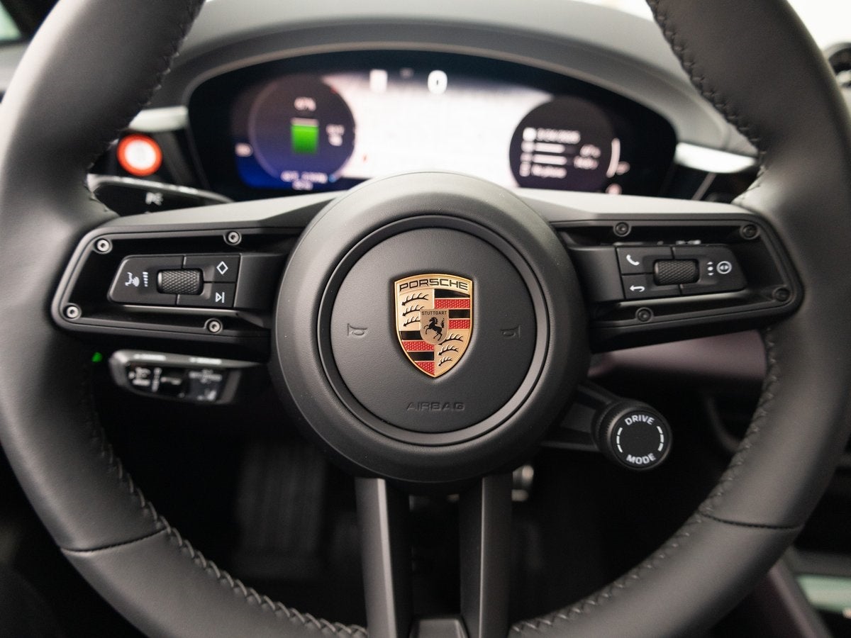 2025 Porsche Macan 4S