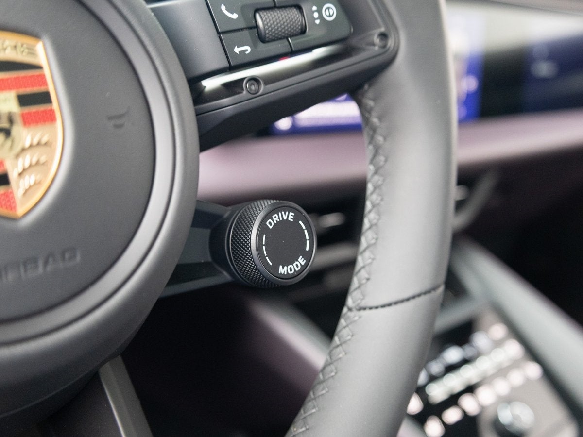 2025 Porsche Macan 4S