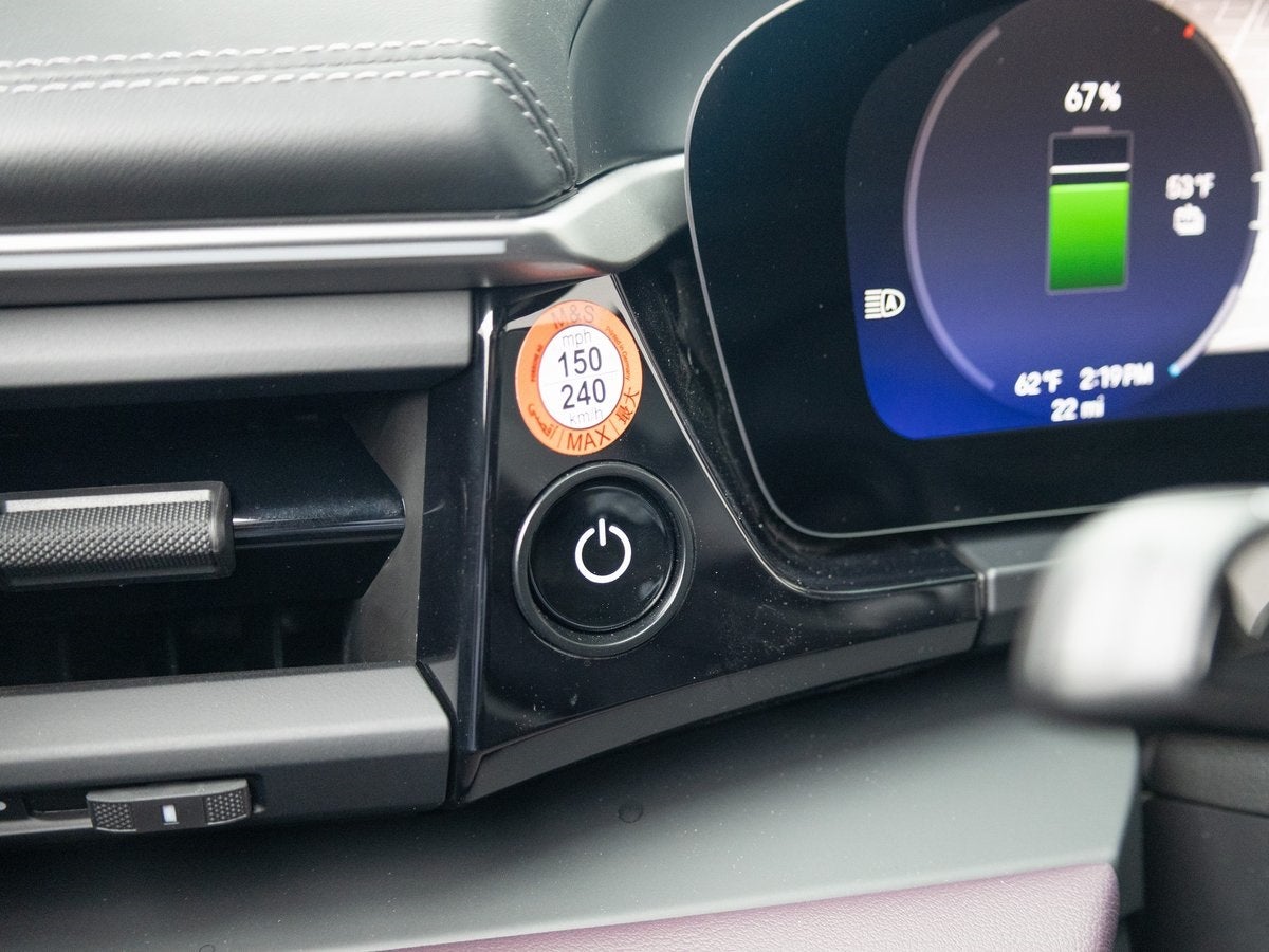 2025 Porsche Macan 4S