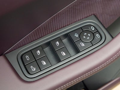 2025 Porsche Macan 4S