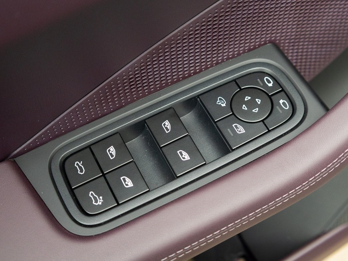 2025 Porsche Macan 4S