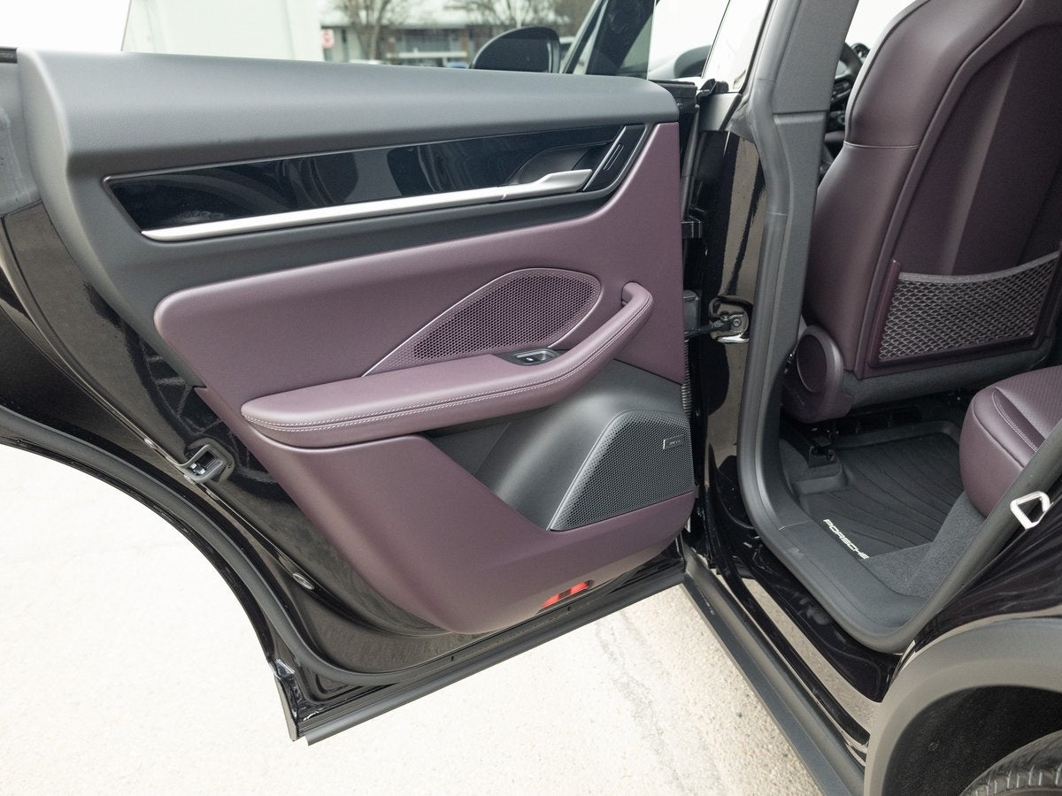 2025 Porsche Macan 4S