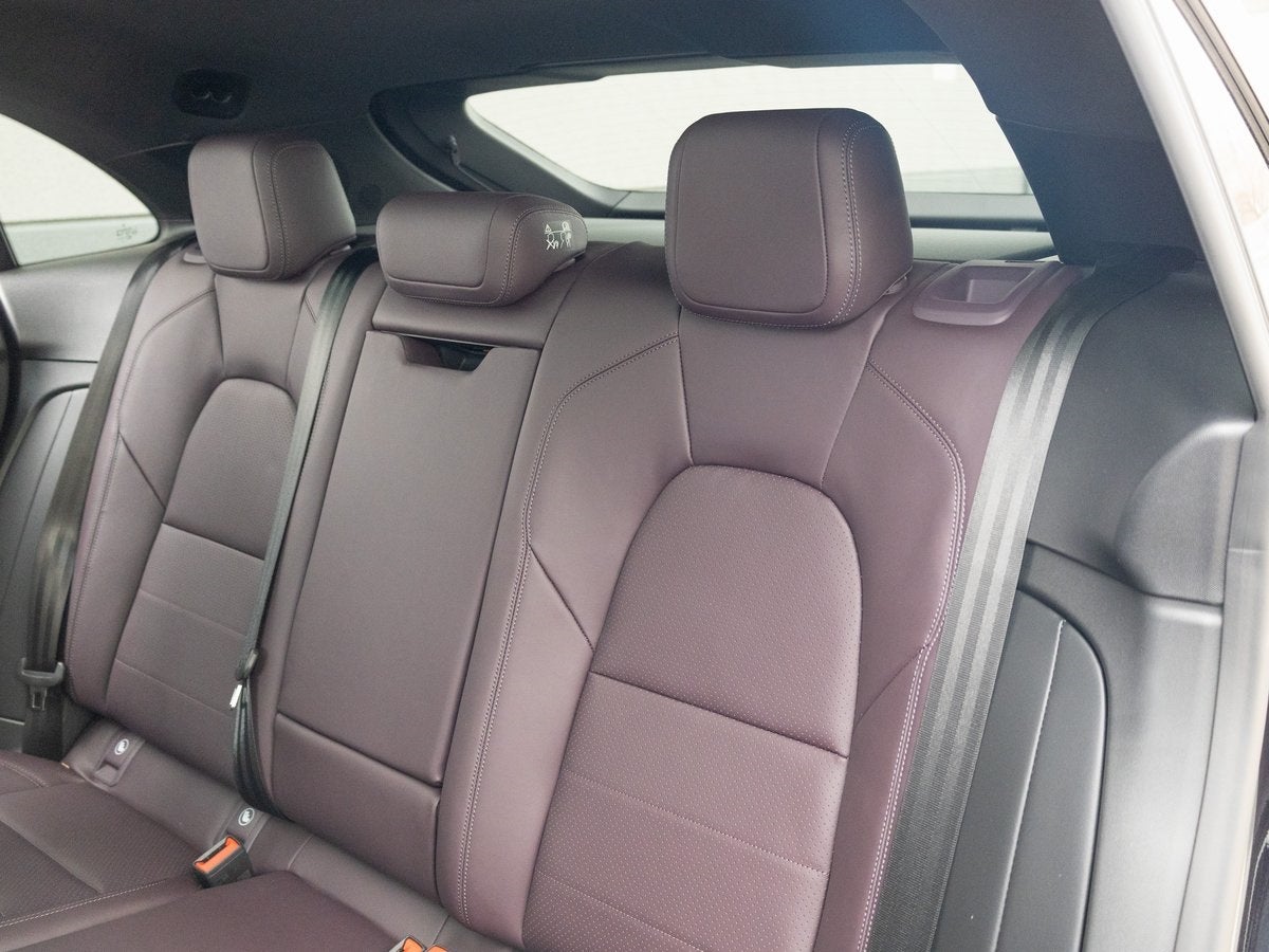 2025 Porsche Macan 4S