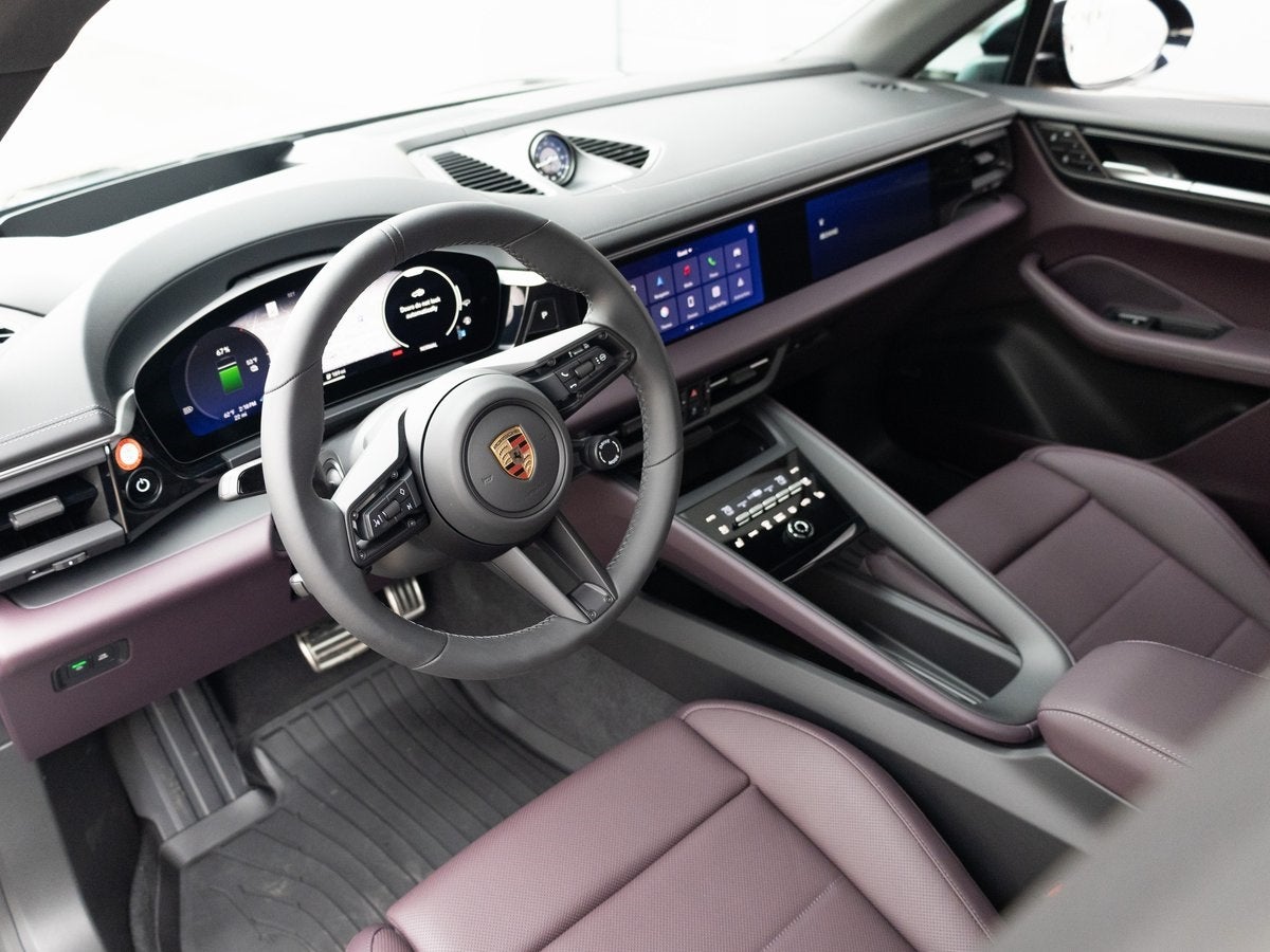 2025 Porsche Macan 4S