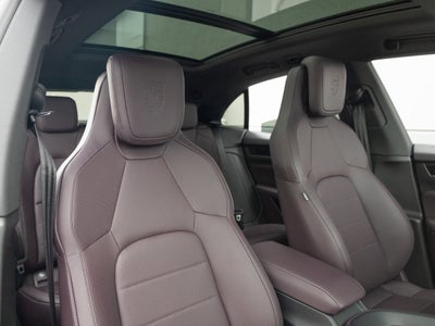 2025 Porsche Macan 4S