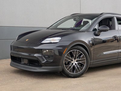2025 Porsche Macan 4S