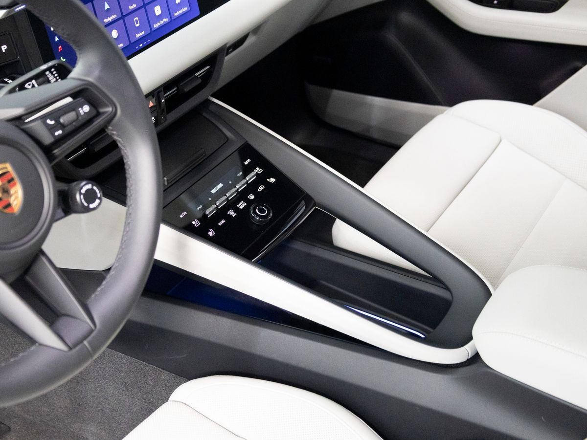 2025 Porsche Macan 4S Electric