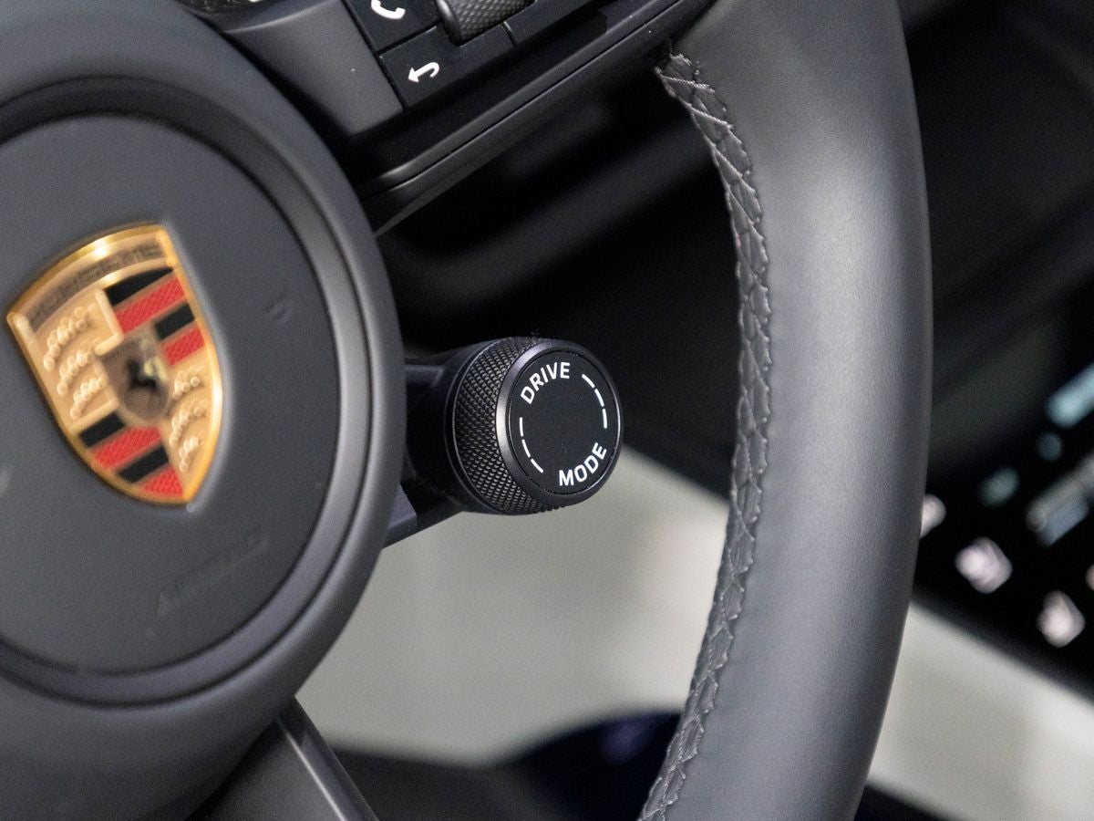 2025 Porsche Macan 4S Electric