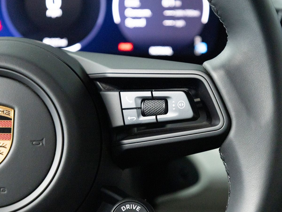 2025 Porsche Macan 4S Electric