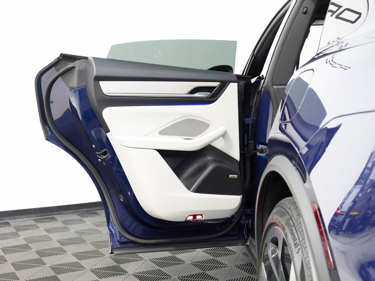 2025 Porsche Macan 4S Electric