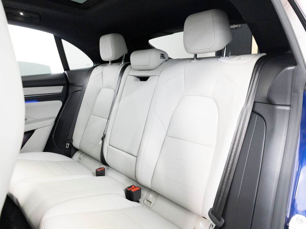 2025 Porsche Macan 4S Electric