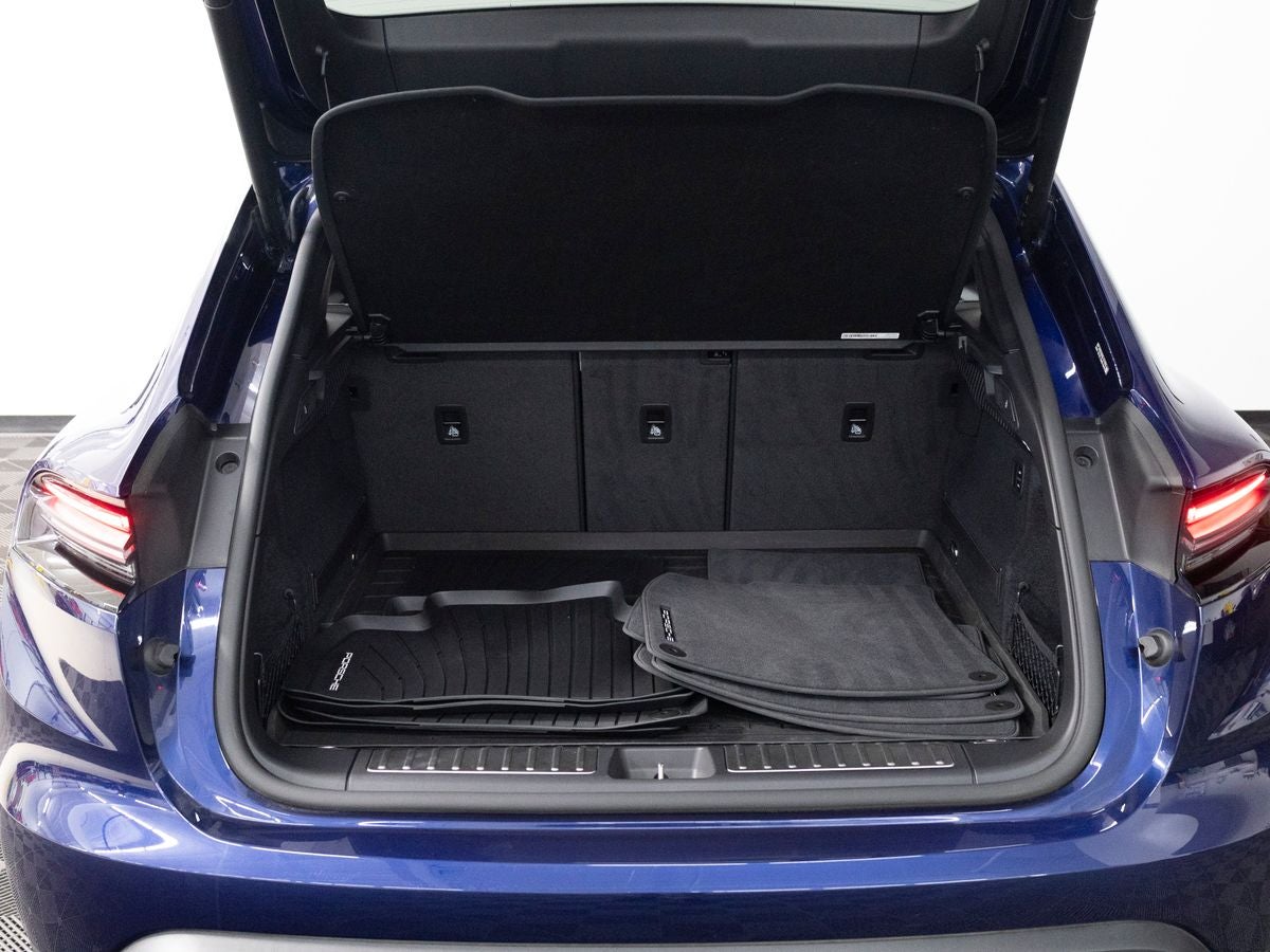 2025 Porsche Macan 4S Electric