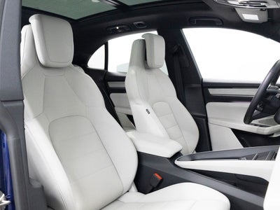 2025 Porsche Macan 4S Electric