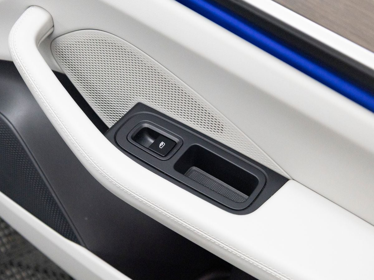 2025 Porsche Macan 4S Electric