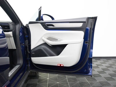 2025 Porsche Macan 4S Electric