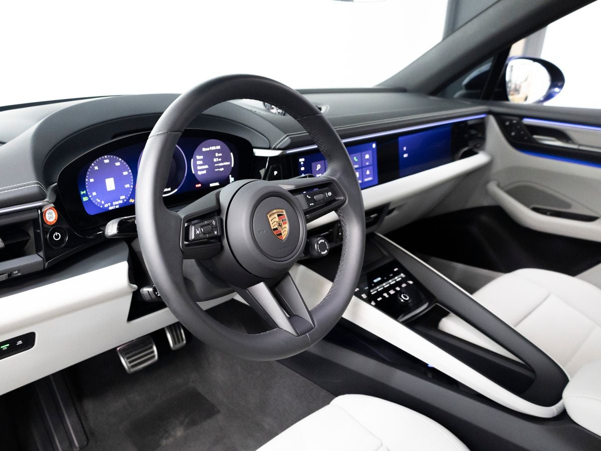 2025 Porsche Macan 4S Electric