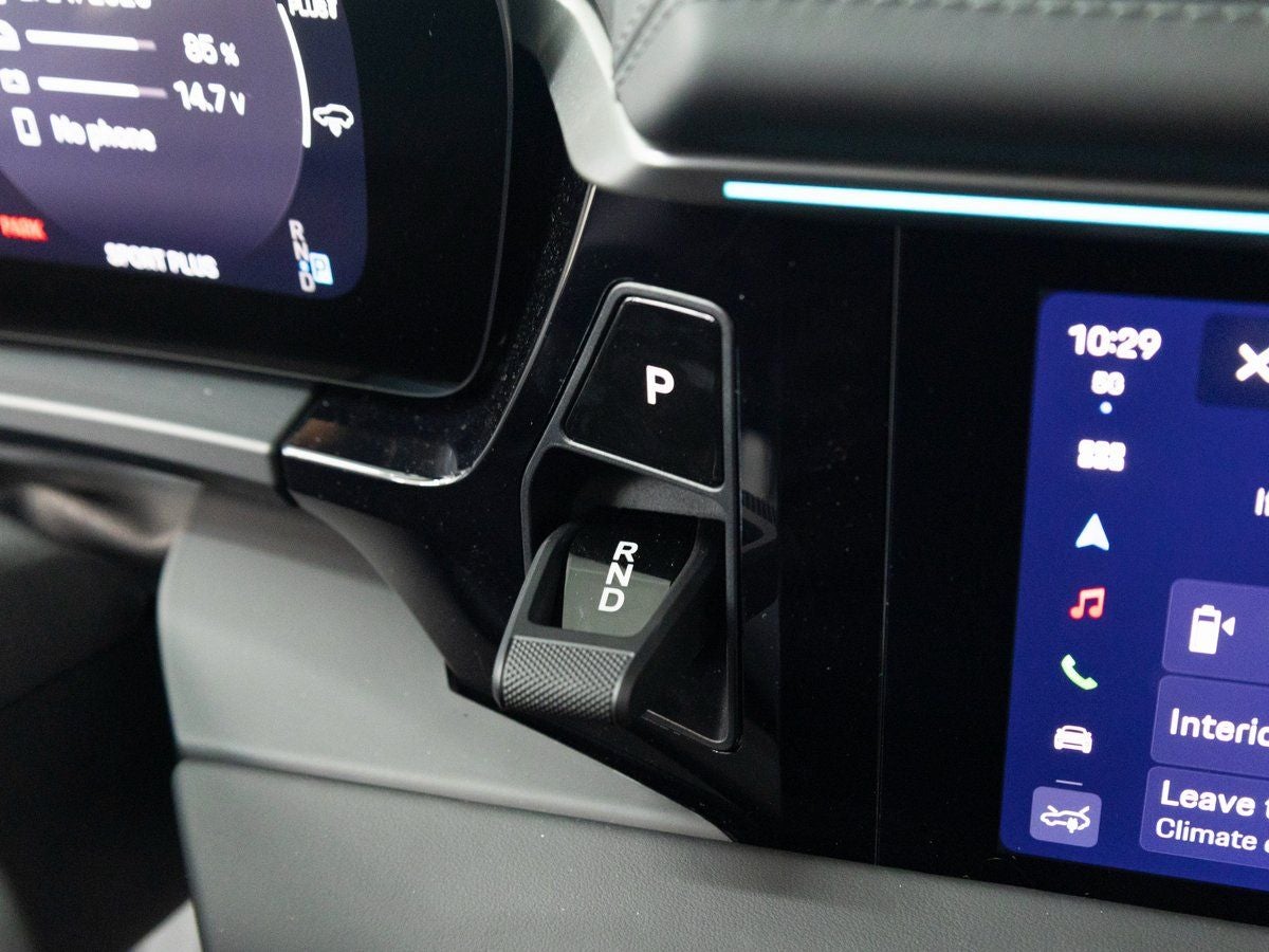 2025 Porsche Macan 4S Electric