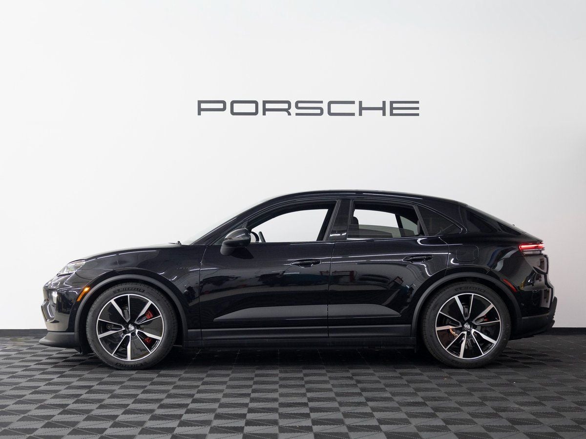 2025 Porsche Macan 4S Electric