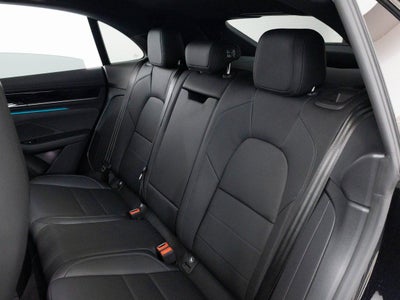 2025 Porsche Macan 4S Electric