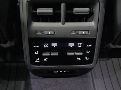 2025 Porsche Macan 4S Electric