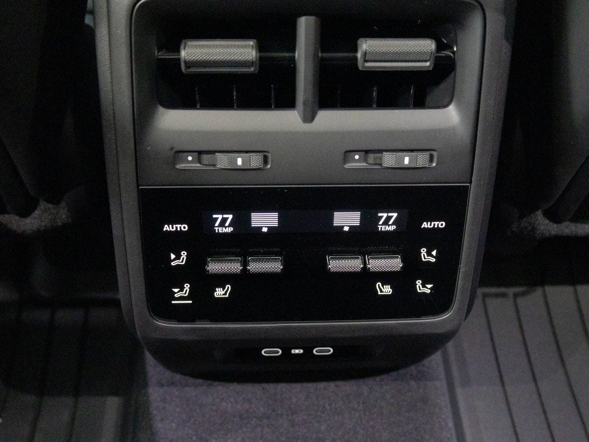 2025 Porsche Macan 4S Electric