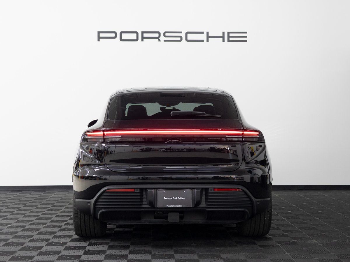 2025 Porsche Macan 4S Electric