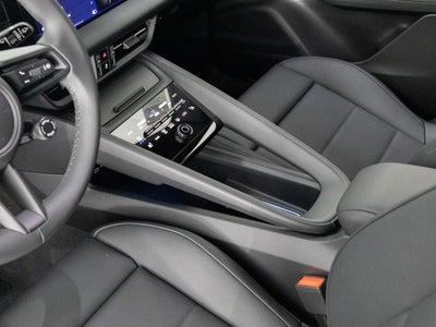 2025 Porsche Macan 4S