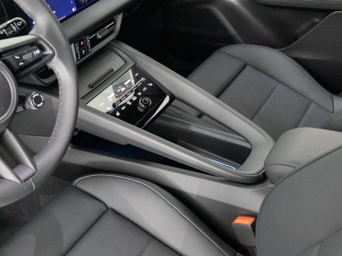 2025 Porsche Macan 4S