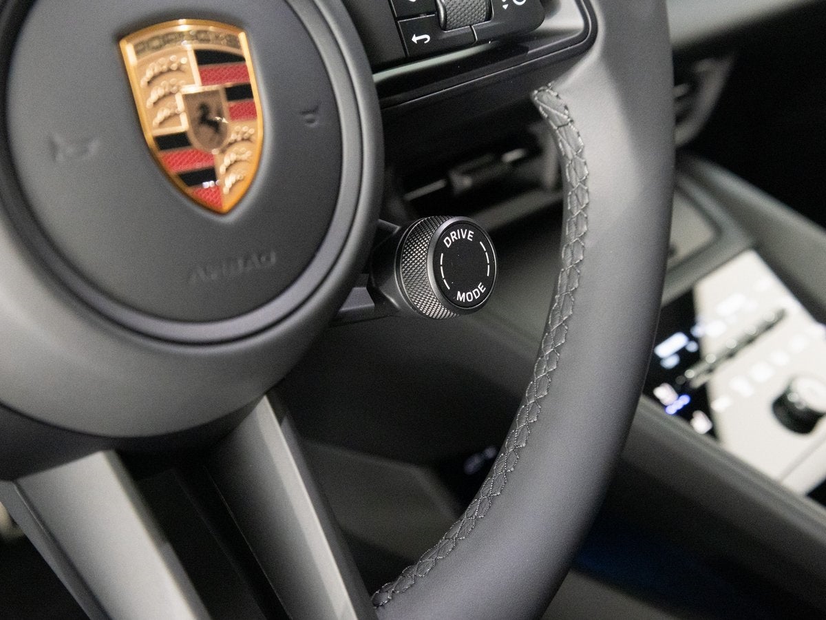 2025 Porsche Macan 4S