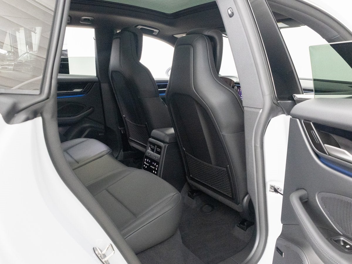 2025 Porsche Macan 4S