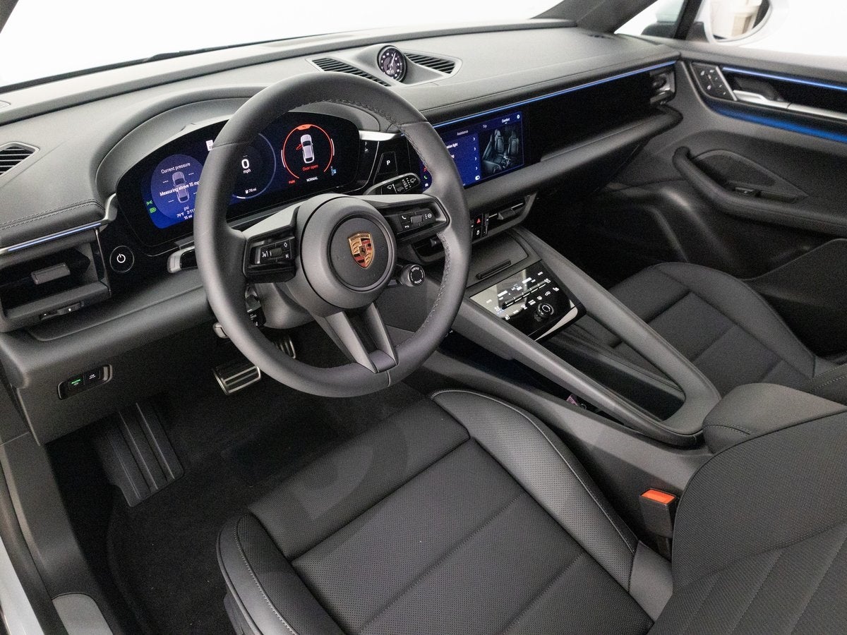 2025 Porsche Macan 4S