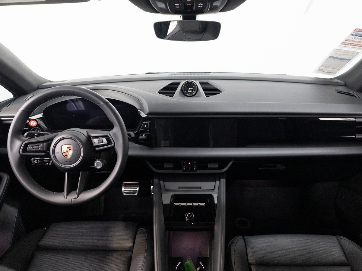 2025 Porsche Macan 4S