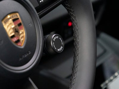 2025 Porsche Macan 4S