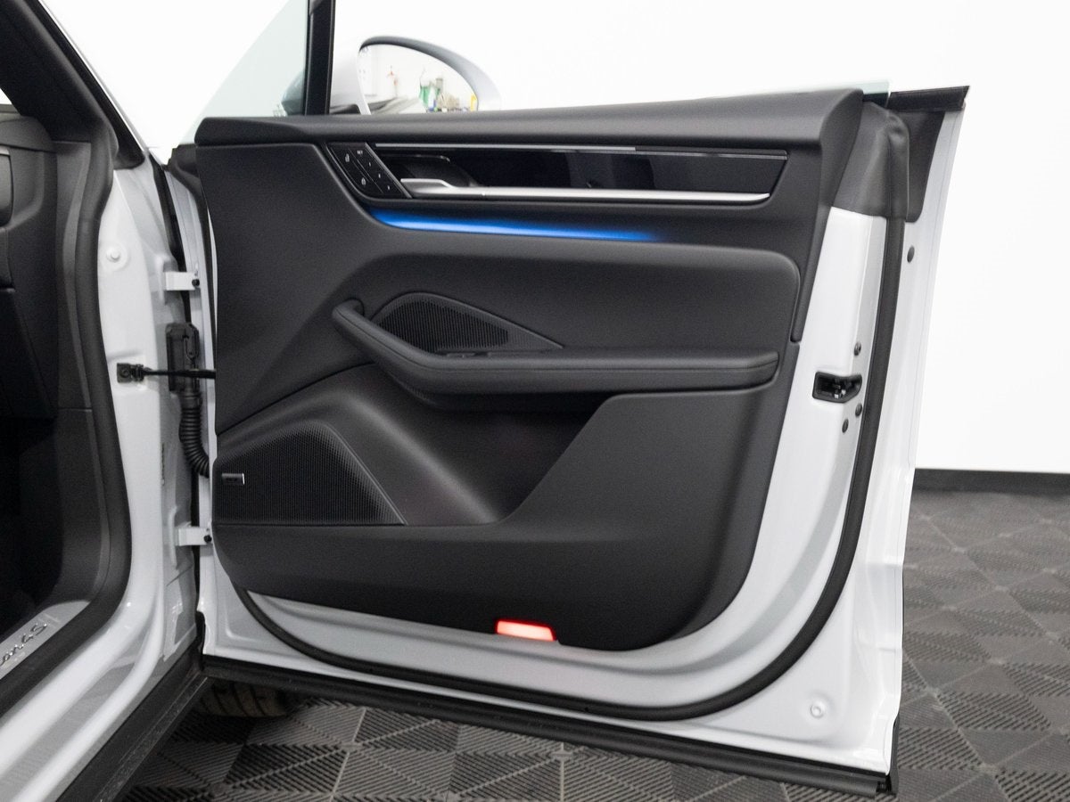 2025 Porsche Macan 4S