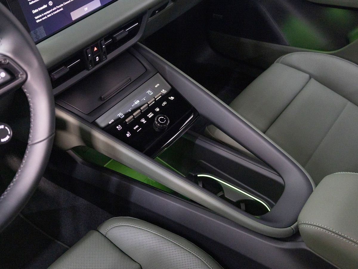 2025 Porsche Macan Turbo