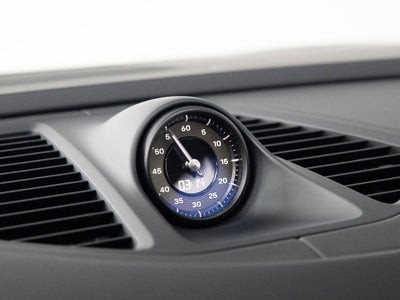 2025 Porsche Macan Turbo