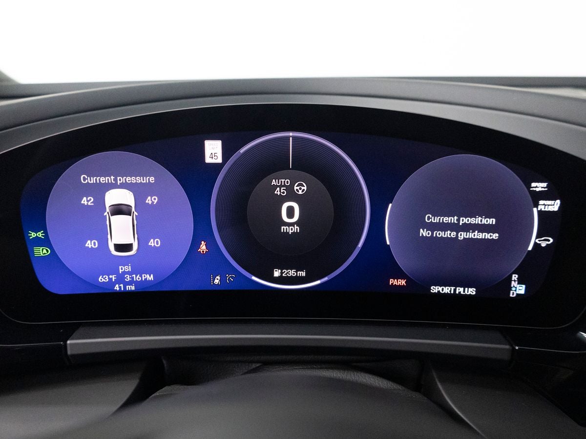 2025 Porsche Macan Turbo