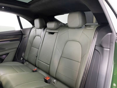 2025 Porsche Macan Turbo