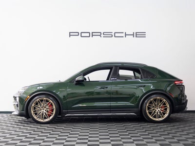 2025 Porsche Macan Turbo