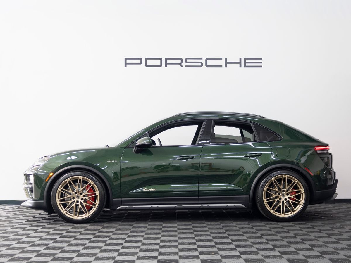 2025 Porsche Macan Turbo