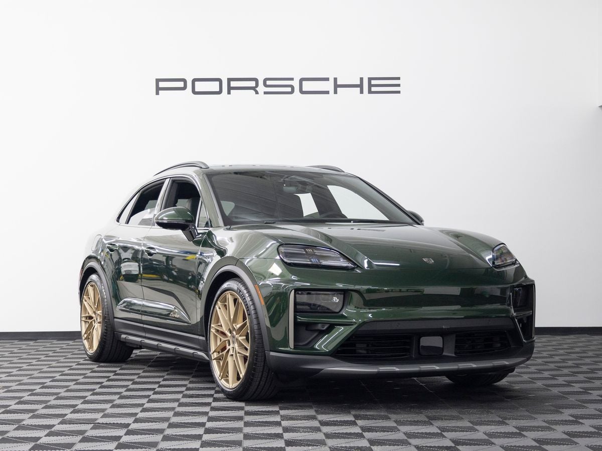2025 Porsche Macan Turbo