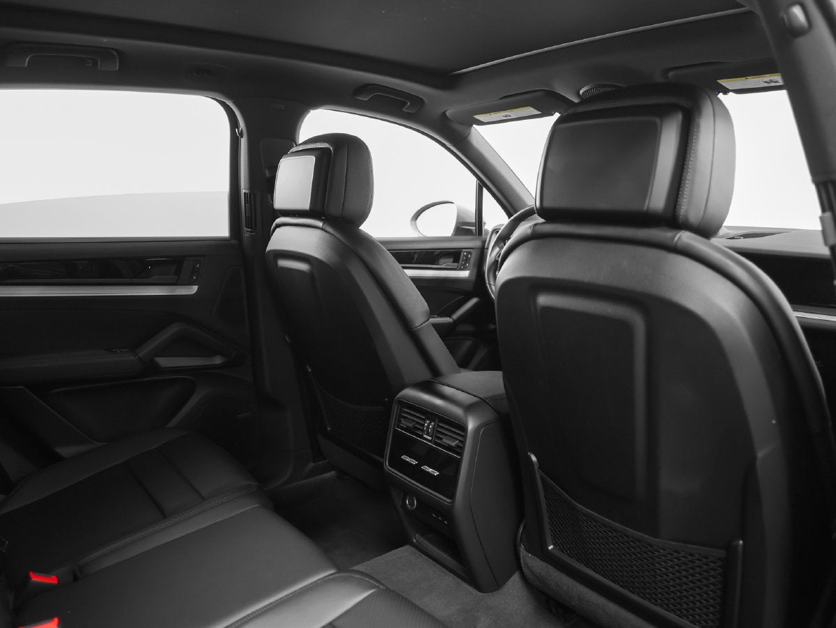 2024 Porsche Cayenne Base