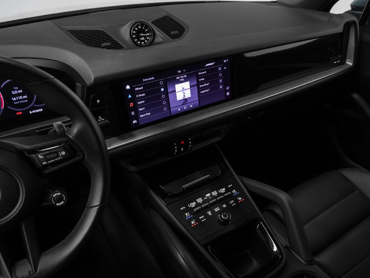 2024 Porsche Cayenne Base